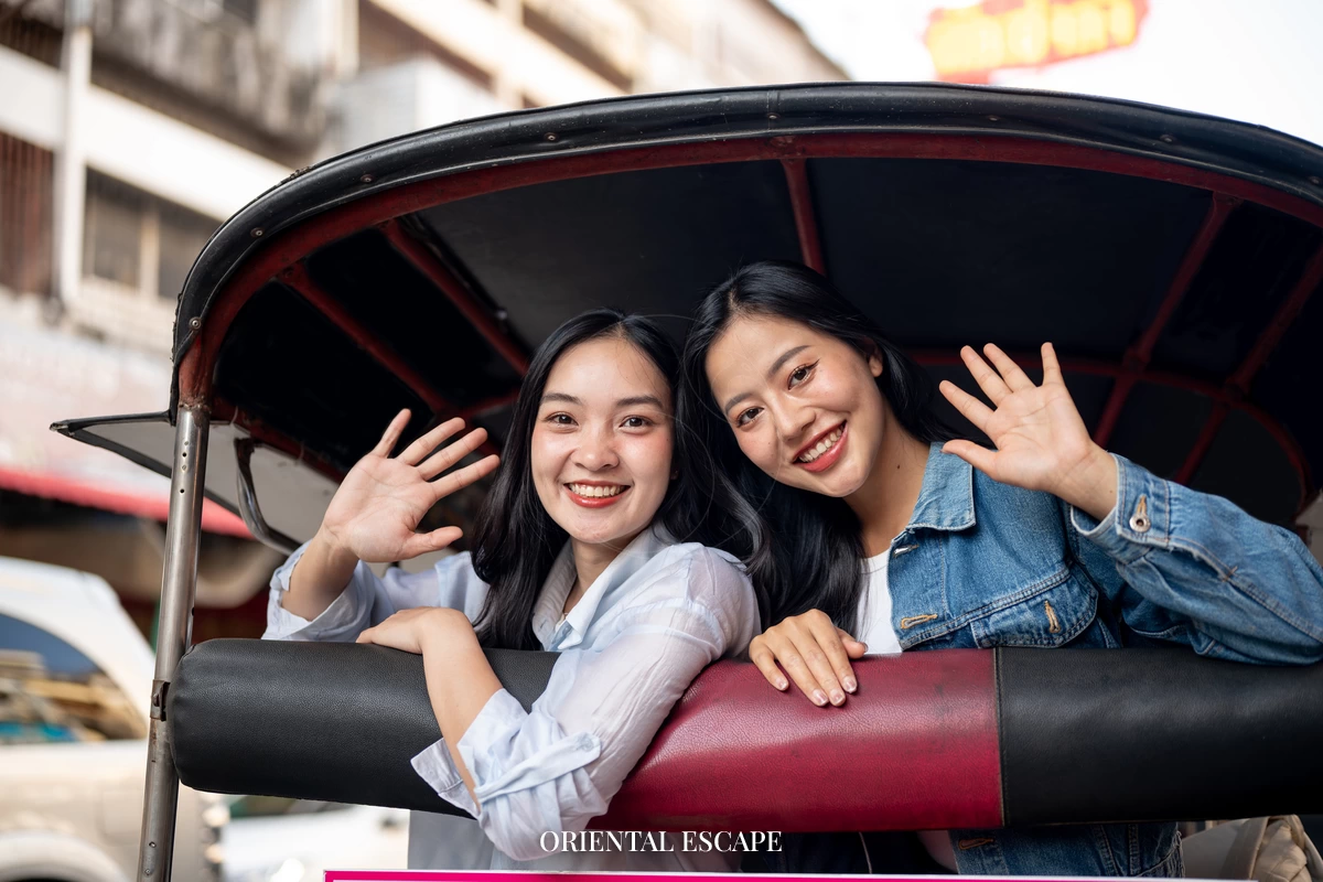 Bangkok Family Adventure Tour: Tuk Tuk Rides, Boat Trips, and Cultural Activities