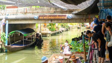 Khlong Lat Mayom Floating Market