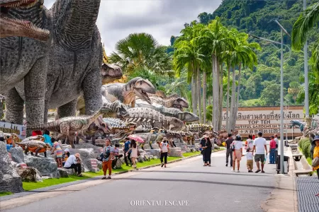 nongnooch-floatingmarket-sanctury-of-the-truth