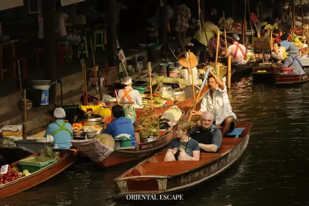 Mae Klong Railway Market + Damnoen Saduak Floating Market + Ayutthaya