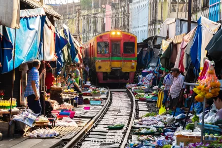 Railway Market with Train Ride + Damnoen Saduak